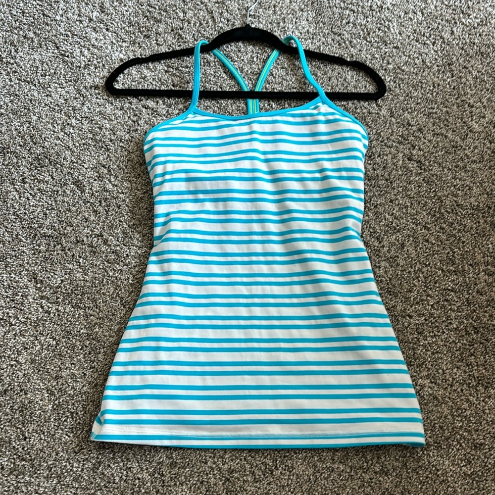 Women’s size 4 Lulu tank